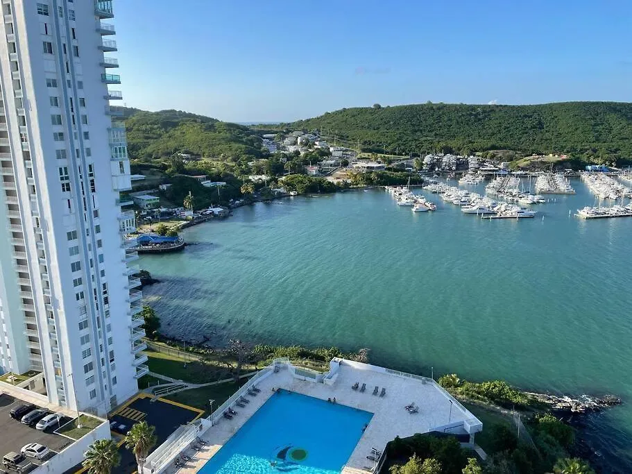 Ocean View 2 Bed 1 Bath 2 Parkings & Pool @ Dos Marinas Fajardo Apartment